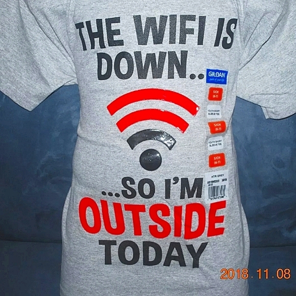 💖Cute Boy's Gildan Shirt Size 4-5